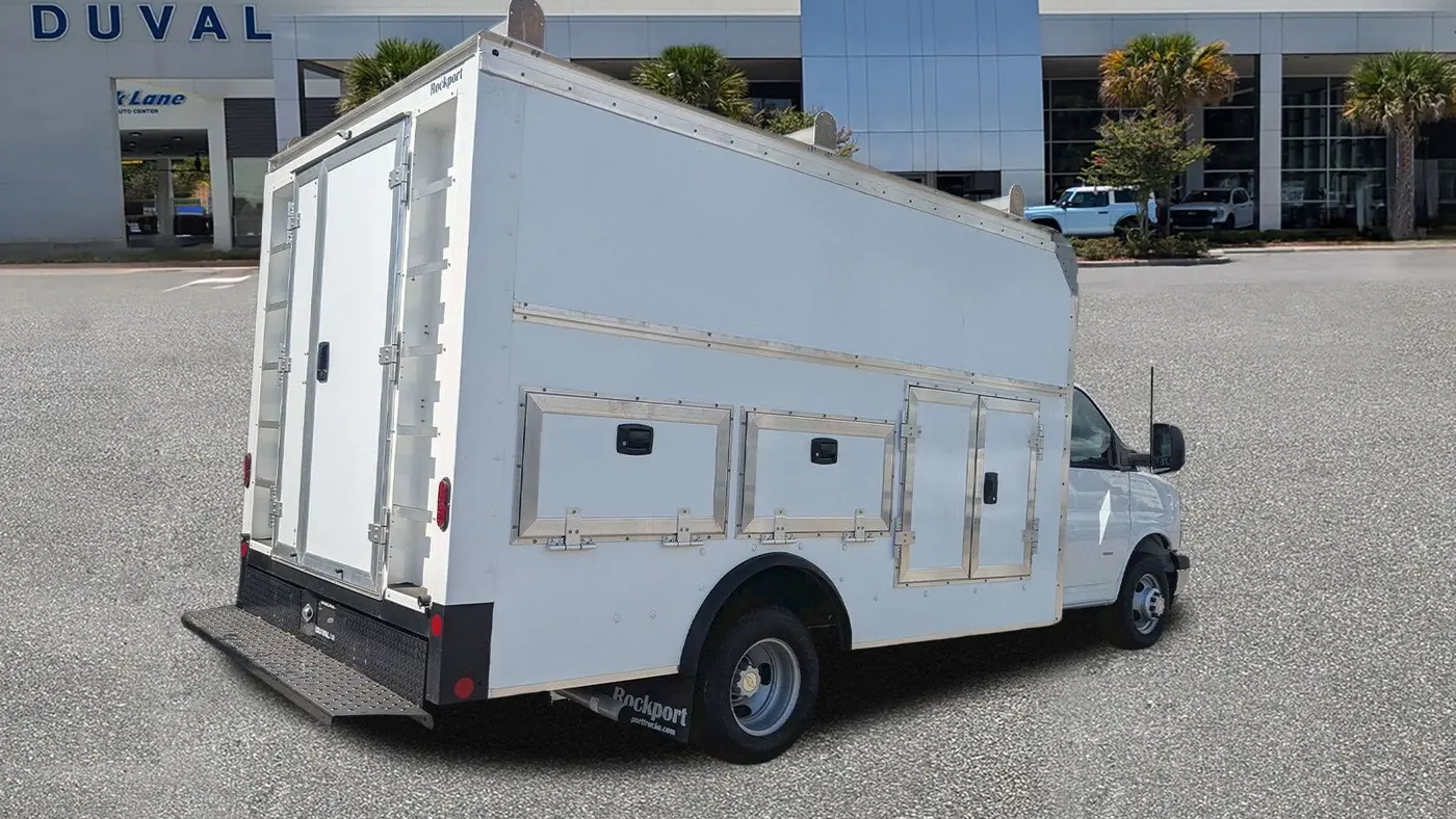 2022 Chevrolet Express 3500