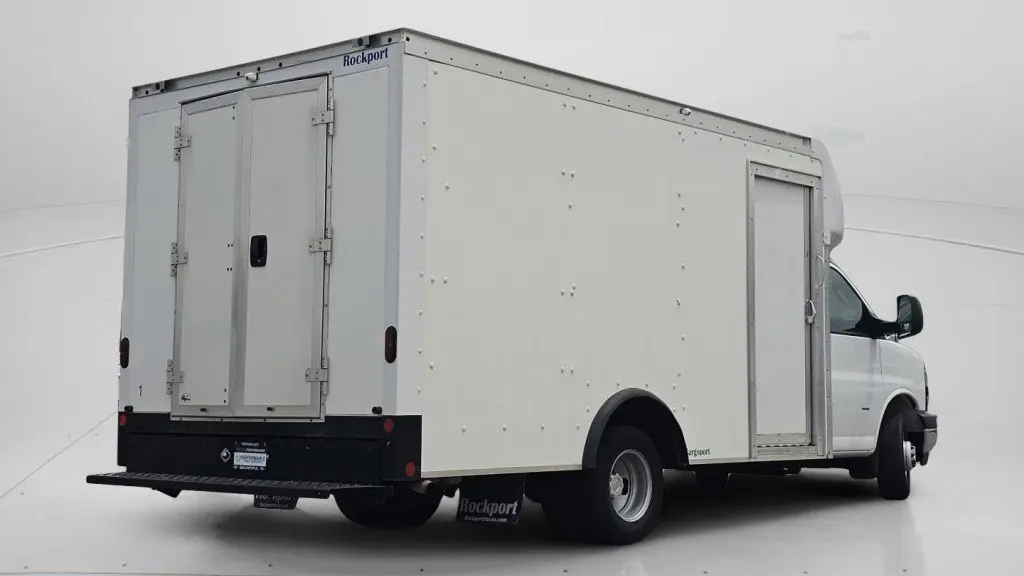 2022 Chevrolet Express 3500