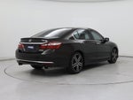 2017 Accord Thumbnail 8