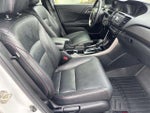 2017 Accord Thumbnail 11