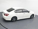 2017 Accord Thumbnail 38