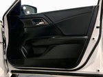 2017 Accord Thumbnail 23