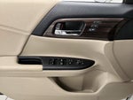 2016 Accord Thumbnail 11