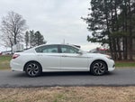 2017 Accord Thumbnail 19