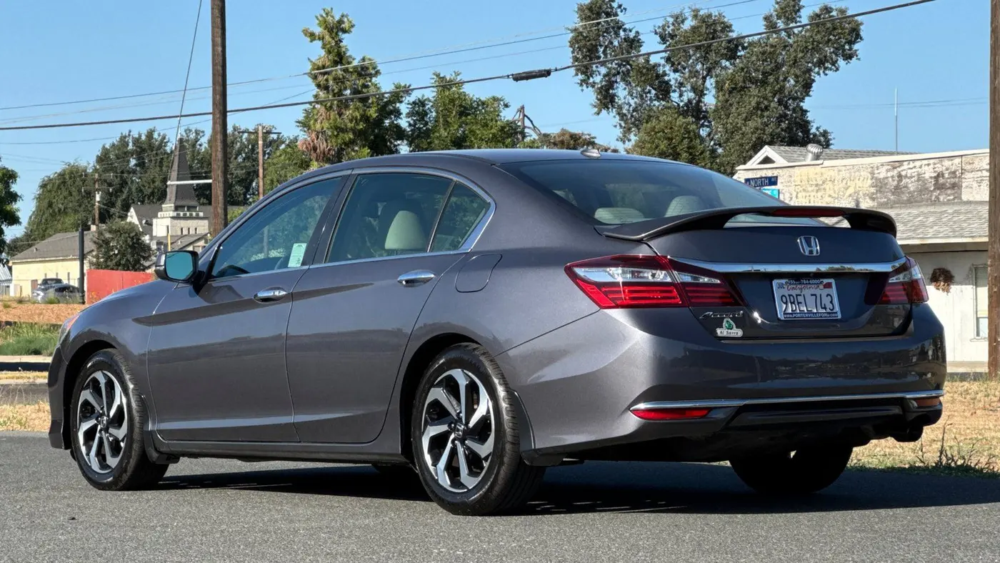 2017 Honda Accord EX-L w/Navi w/Honda Sensing