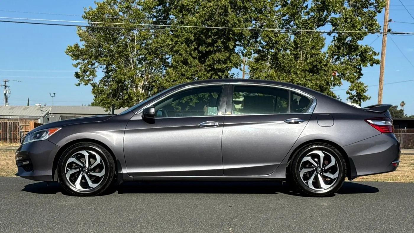 2017 Honda Accord EX-L w/Navi w/Honda Sensing