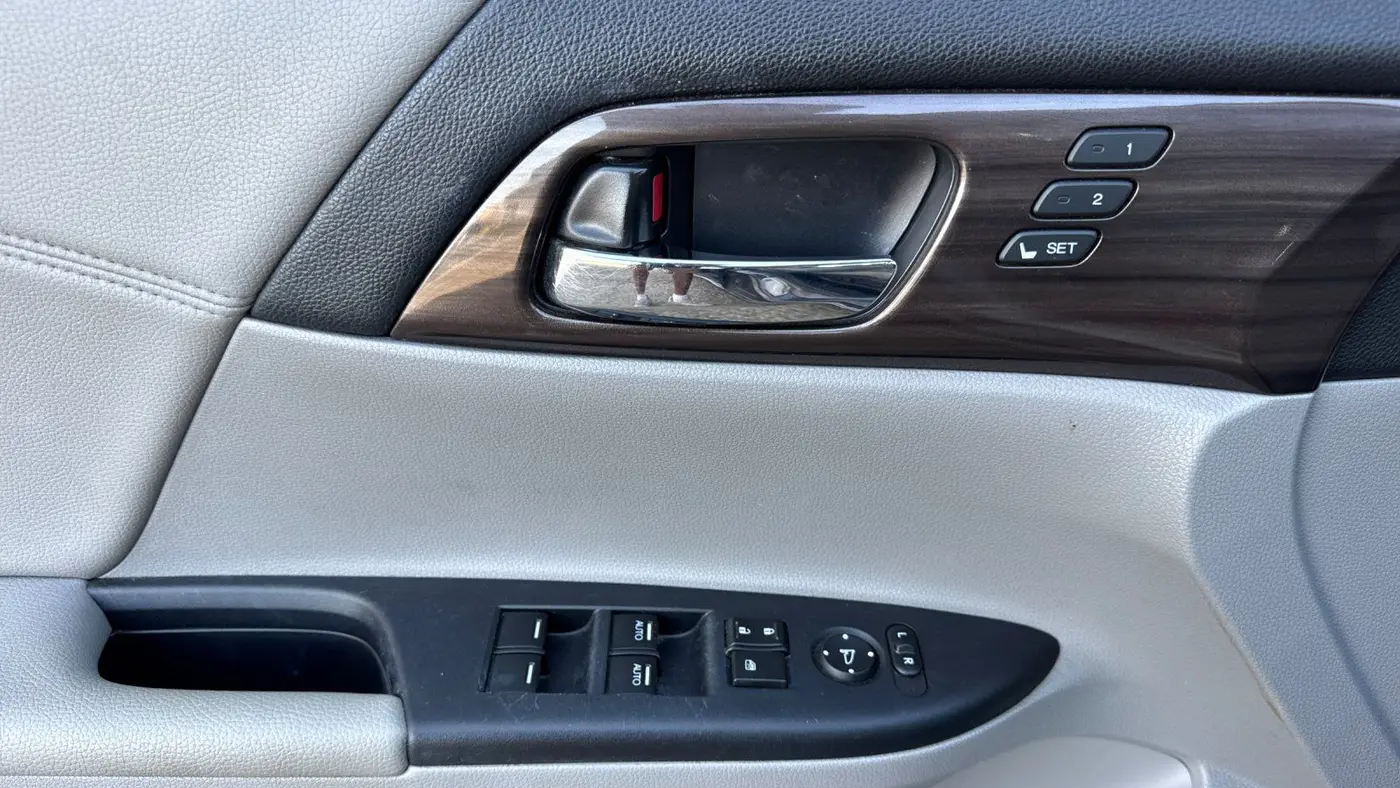 2017 Honda Accord EX-L w/Navi w/Honda Sensing