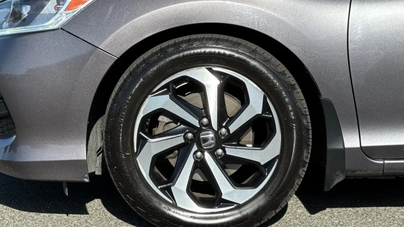 2017 Honda Accord EX-L w/Navi w/Honda Sensing