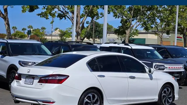 2017 Honda Accord EX-L V6 w/Navi w/Honda Sensing