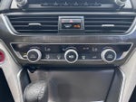 2018 Accord Thumbnail 15