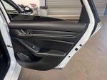 2019 Accord Thumbnail 15