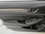 2019 Accord Thumbnail 12