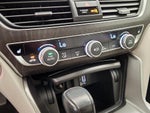 2019 Accord Thumbnail 16