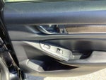 2018 Accord Thumbnail 17