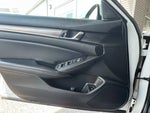 2018 Accord Thumbnail 15