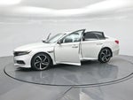 2018 Accord Thumbnail 30