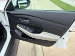 2023 Accord Thumbnail 24