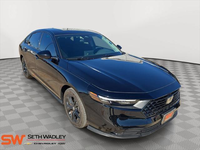 2025 Honda Accord - $32,000