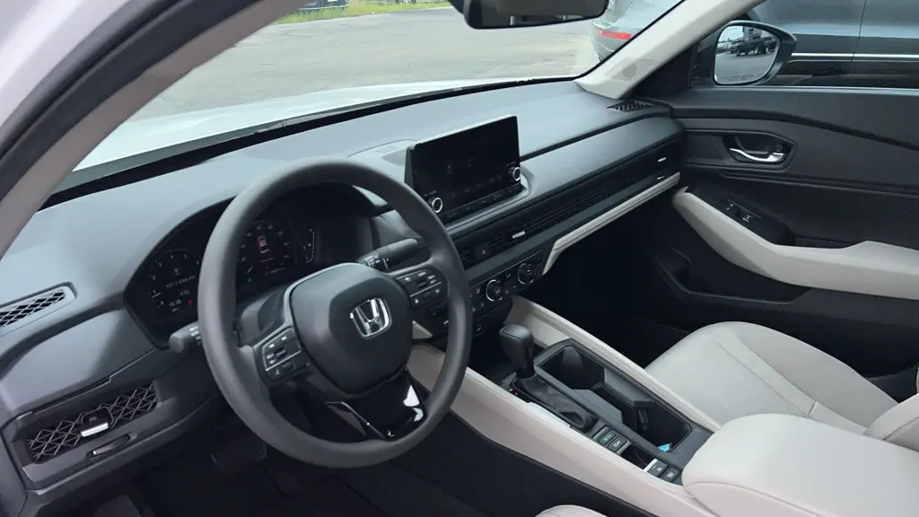 2025 Honda Accord SE