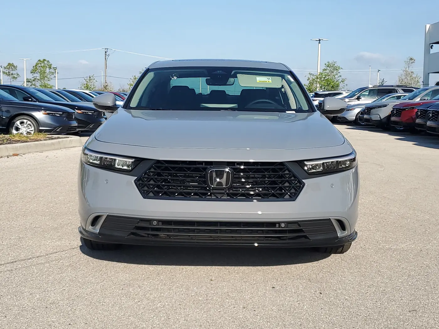 2025 Honda Accord Hybrid Touring — photo 1 of 12