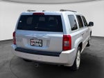 2010 Patriot Thumbnail 9