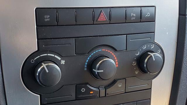2008 Jeep Commander Sport