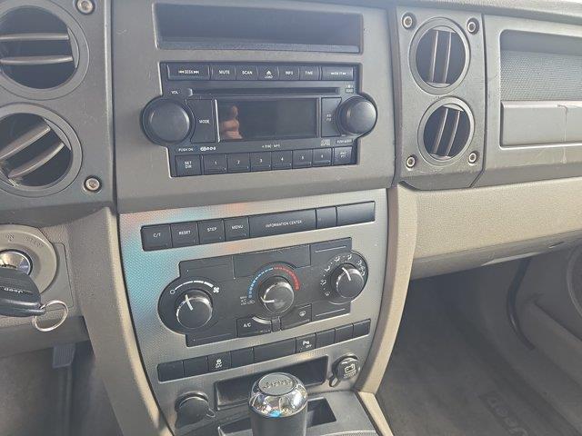 2007 Jeep Commander - $2,990