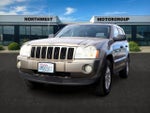 2005 Grand Cherokee Thumbnail 3