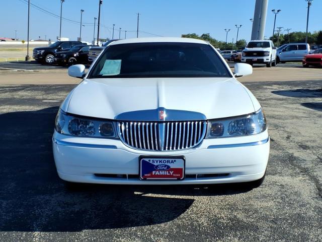 1999 Lincoln Town Car Executive — photo 1 of 24