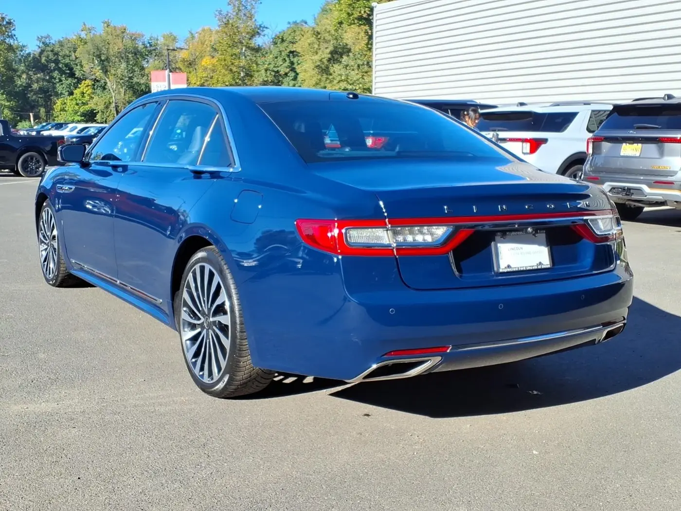 2017 Lincoln Continental - $34,997