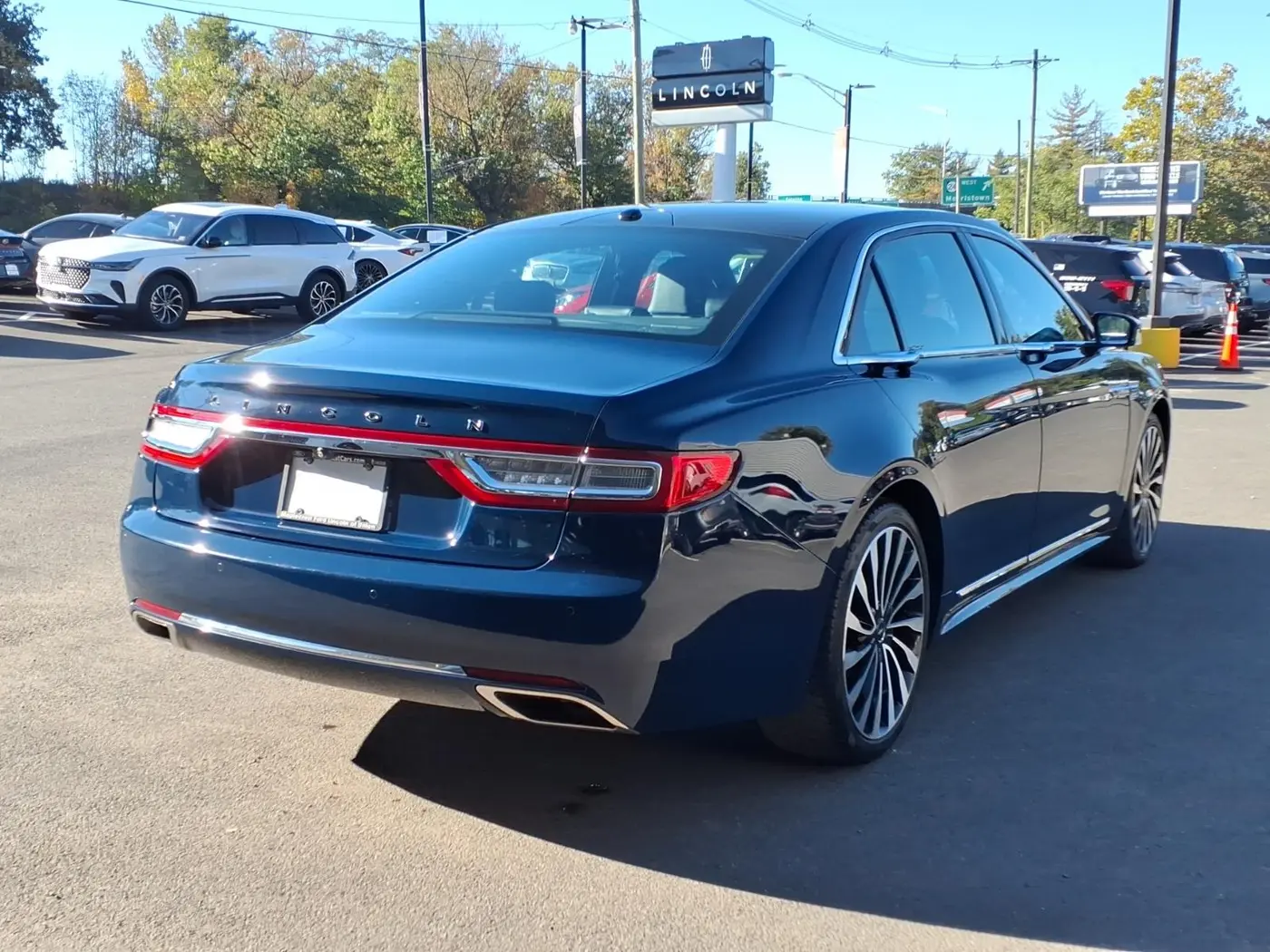 2017 Lincoln Continental - $34,997