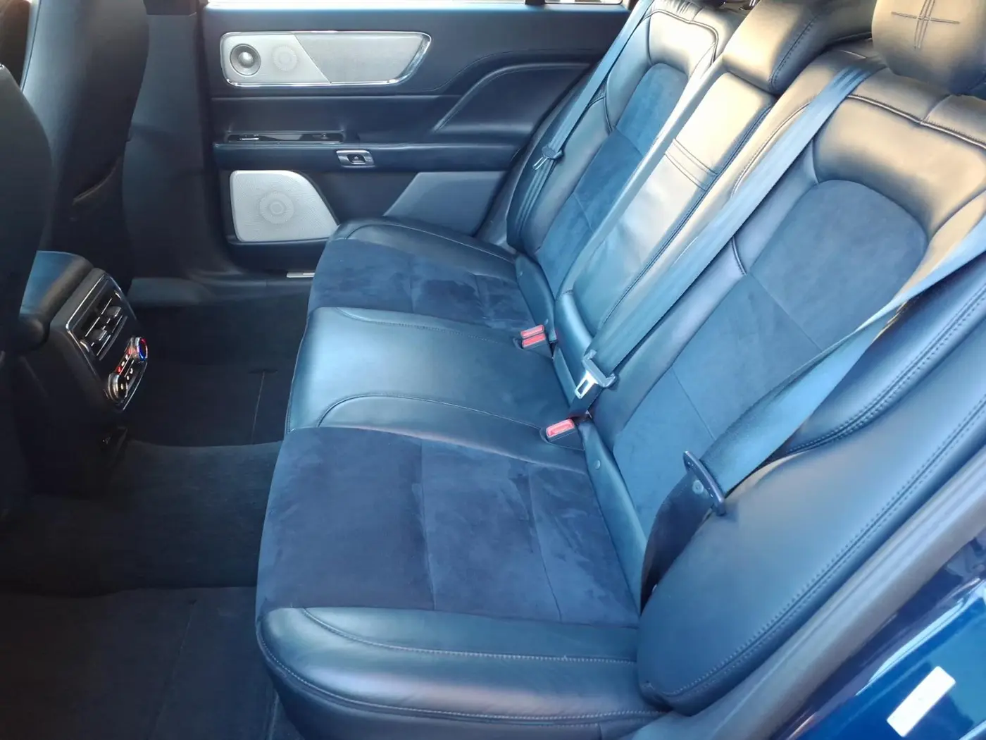 2017 Lincoln Continental - $34,997