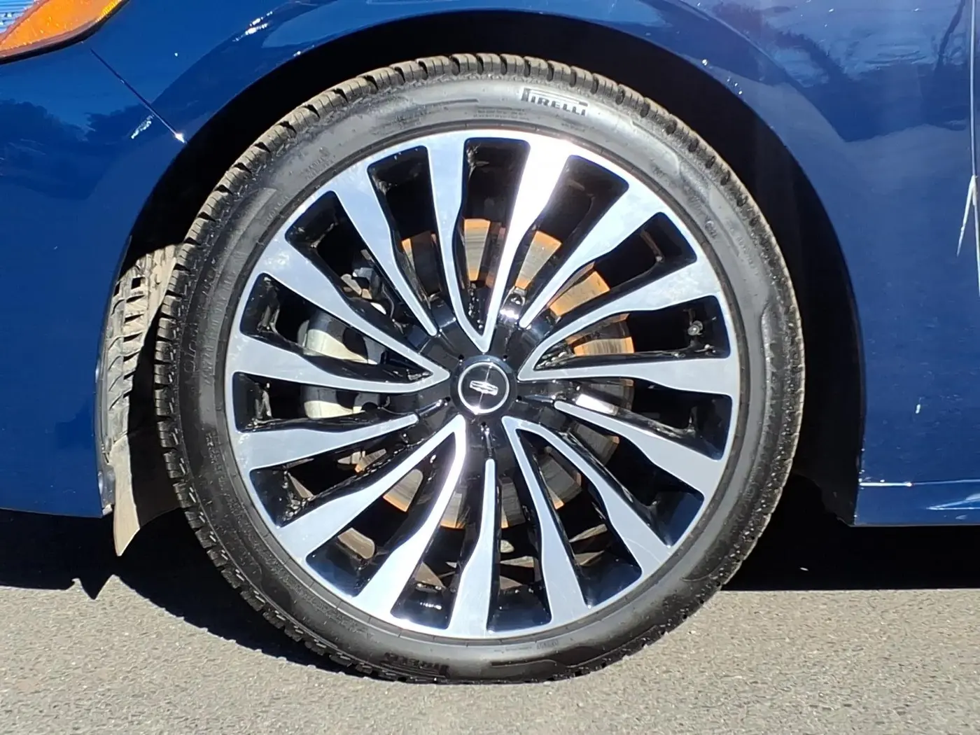 2017 Lincoln Continental - $34,997