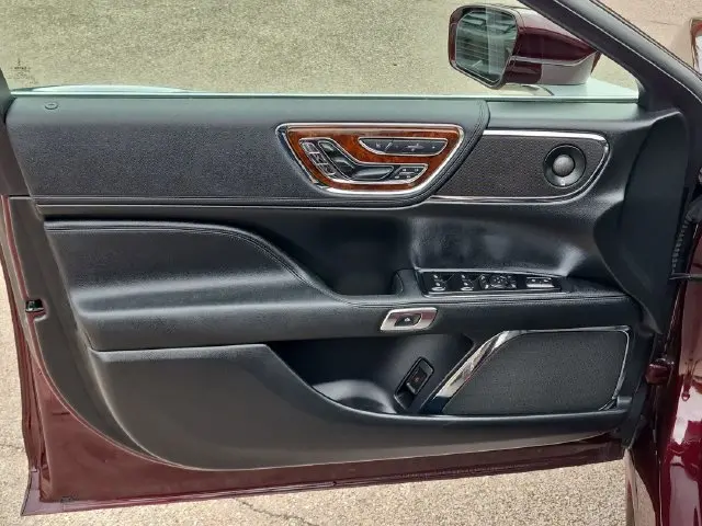 2019 Lincoln Continental - $28,599