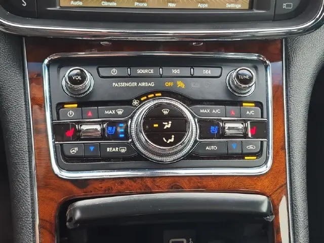2019 Lincoln Continental - $28,599