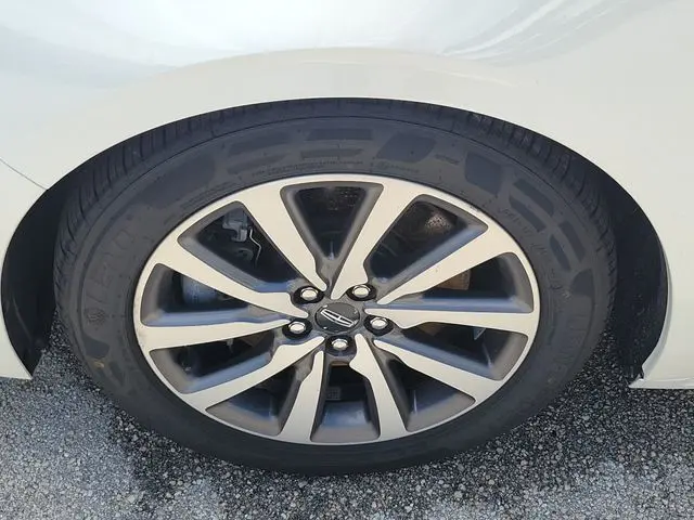 2020 Lincoln Continental - $15,550