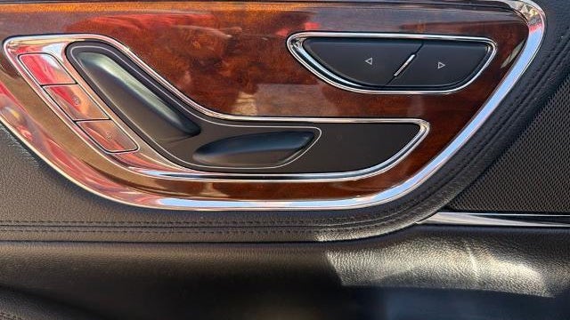 2017 Lincoln Continental Select