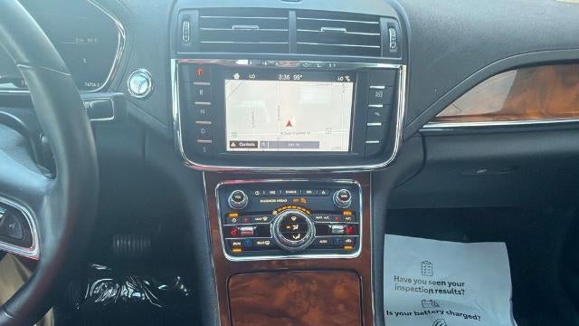 2017 Lincoln Continental Select