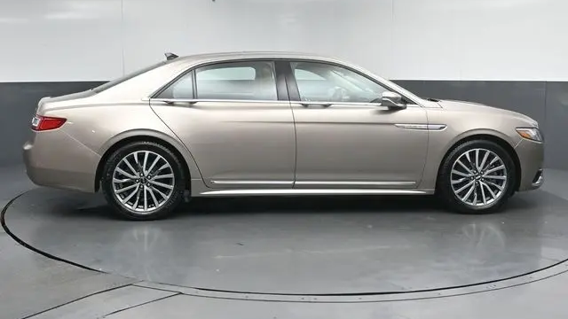 2019 Lincoln Continental Select
