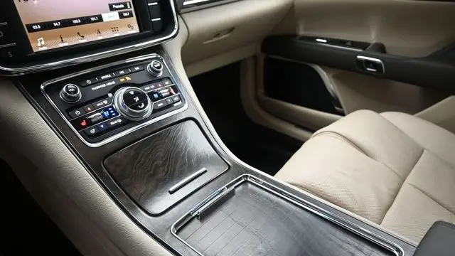 2019 Lincoln Continental Select