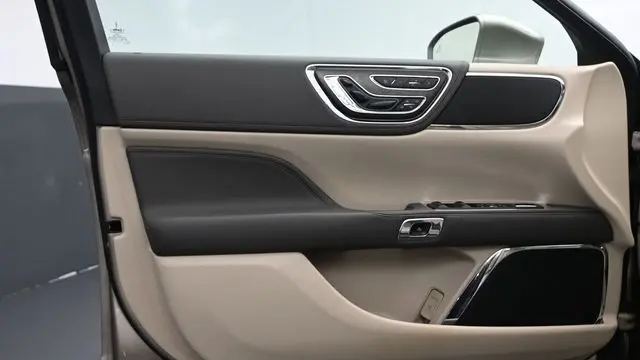 2019 Lincoln Continental Select