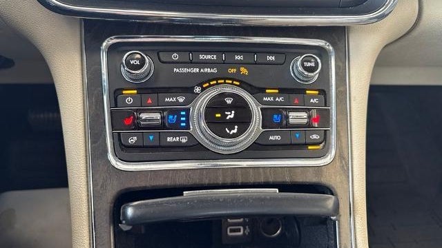 2019 Lincoln Continental Select