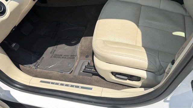 2015 Lincoln MKS Base