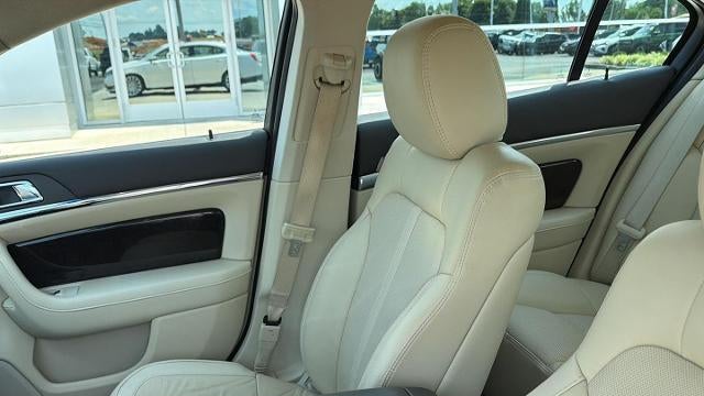 2015 Lincoln MKS Base