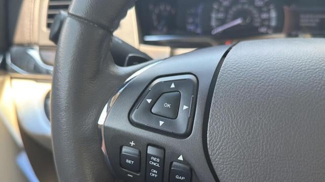 2015 Lincoln MKS Base