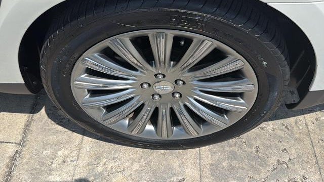 2015 Lincoln MKS Base