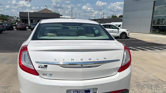 2015 Lincoln MKS Base