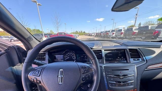 2015 Lincoln MKS Base