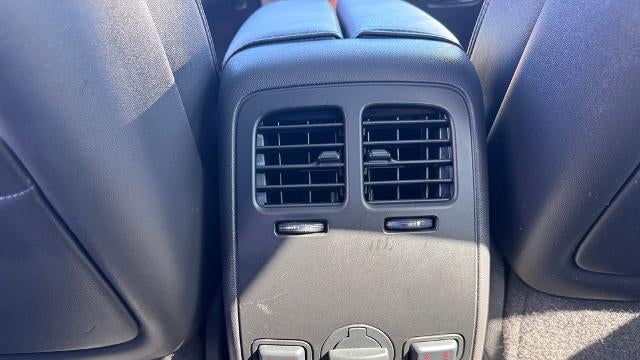 2015 Lincoln MKS Base