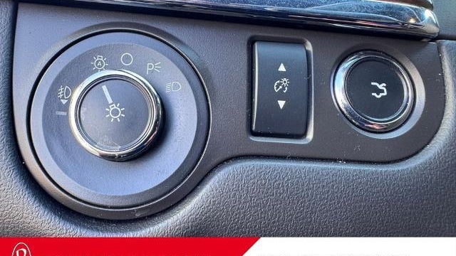 2015 Lincoln MKS Base